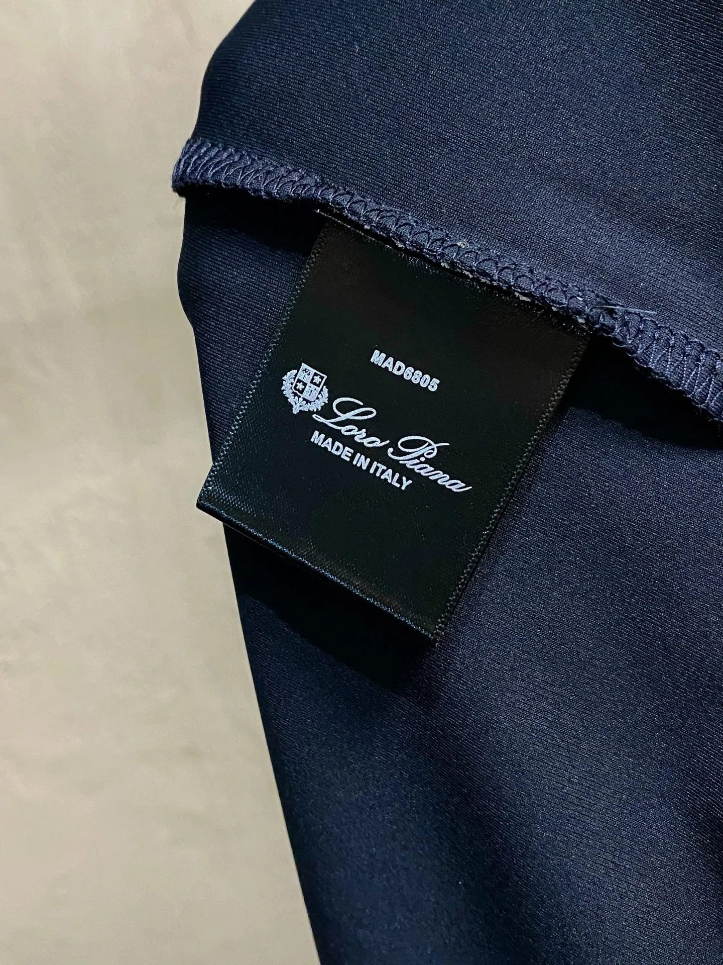 , LP highly recommends! Spring and summer new products are on sale at the counter. Fashionable Premium Men's Polo - Logo on the chest, personalized and fashionable/Imported top-notch high-density mercerized pearls, extremely skin-friendly and comfortable. It feels very delicate, has a good texture, is cool and breathable, and is overall a very good product. It can be worn alone without any problem. Size M-4Xl